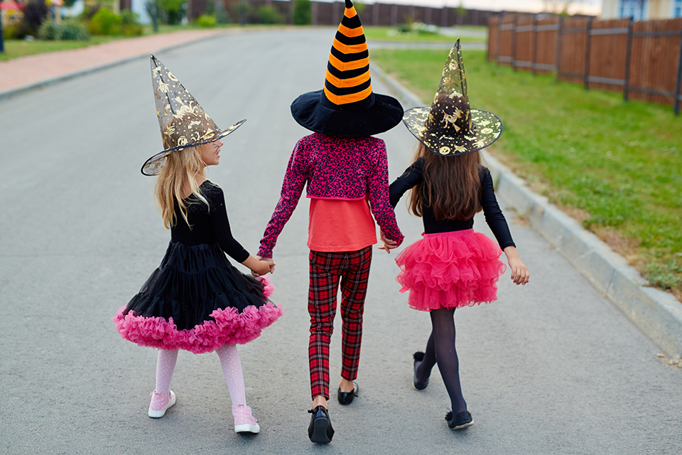 tree little witches